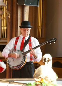 Our holiday concert with the Firehouse Six Dixieland Band included some festive banjo